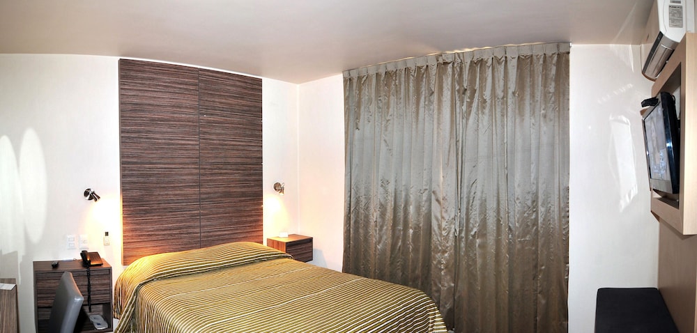 Hotel Expo Abastos 19/71