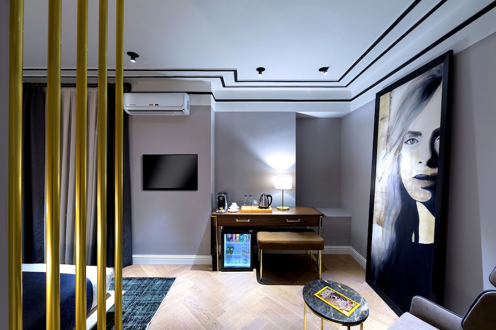 Walton Hotels Galata 24/35