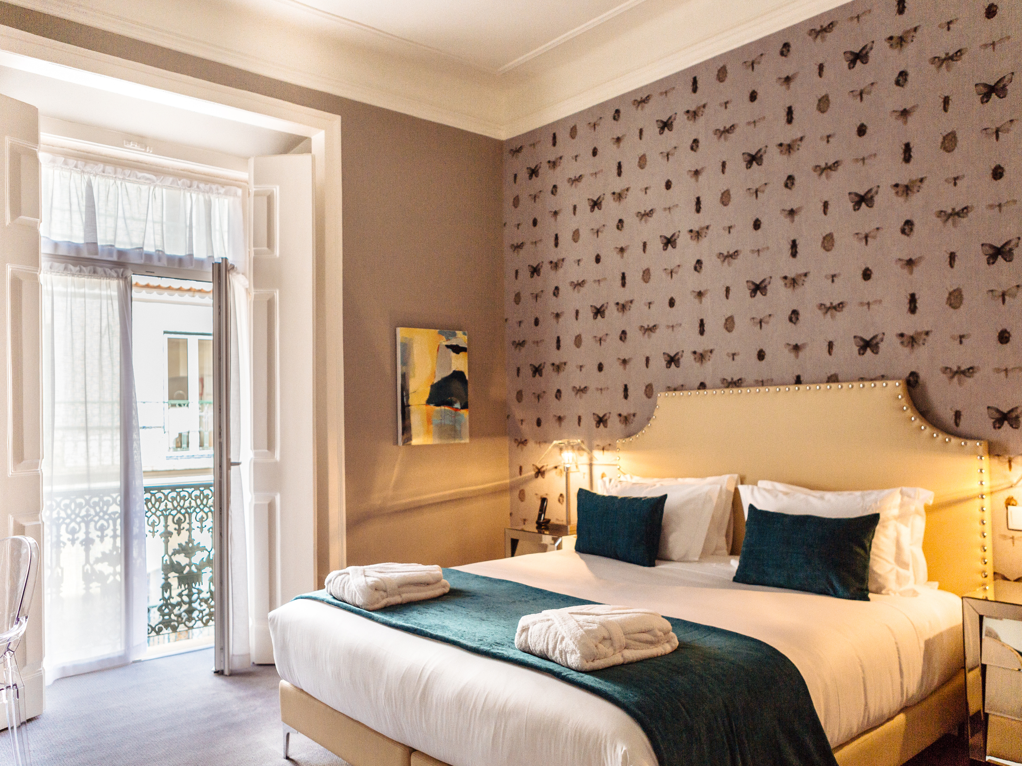 SUPERIOR, DOUBLE OR TWIN BED