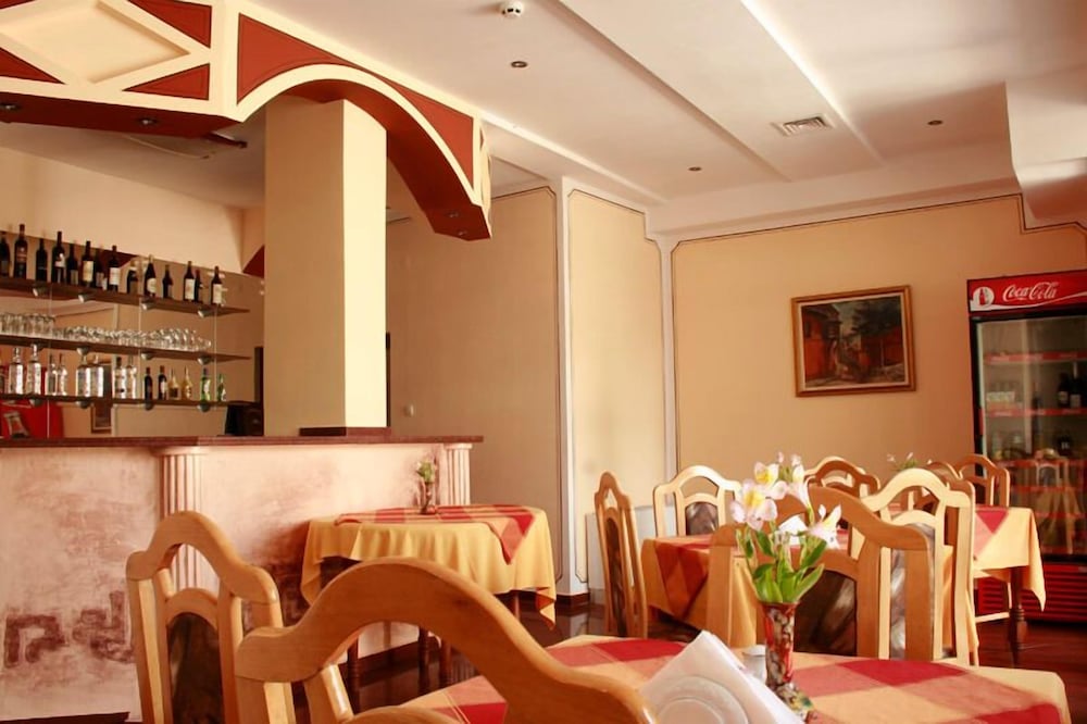 Alafrangite Hotel 30/33