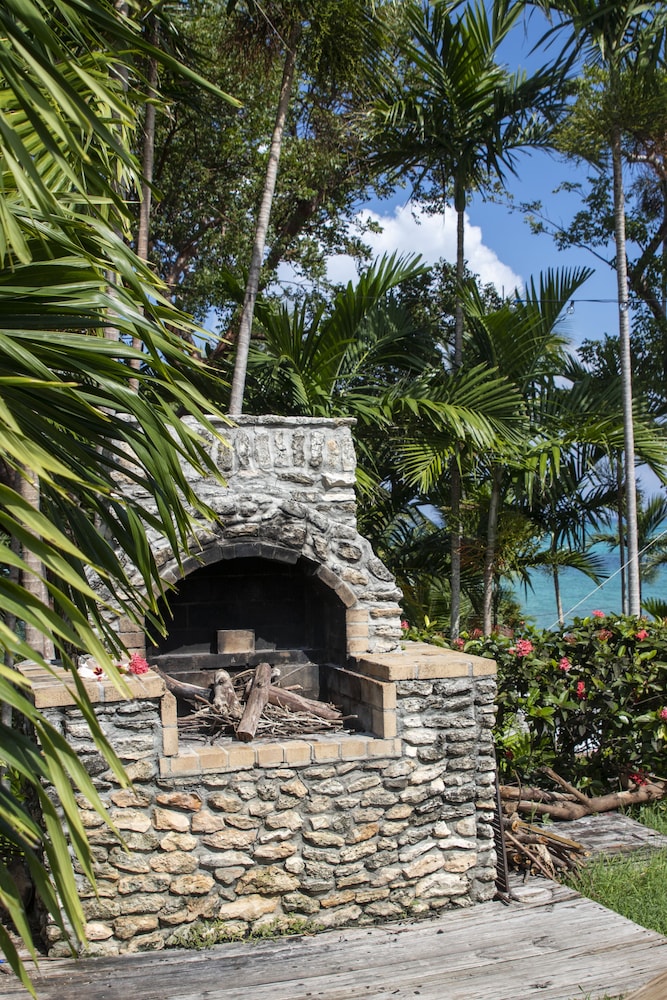 Orange Hill Beach Inn 50/60