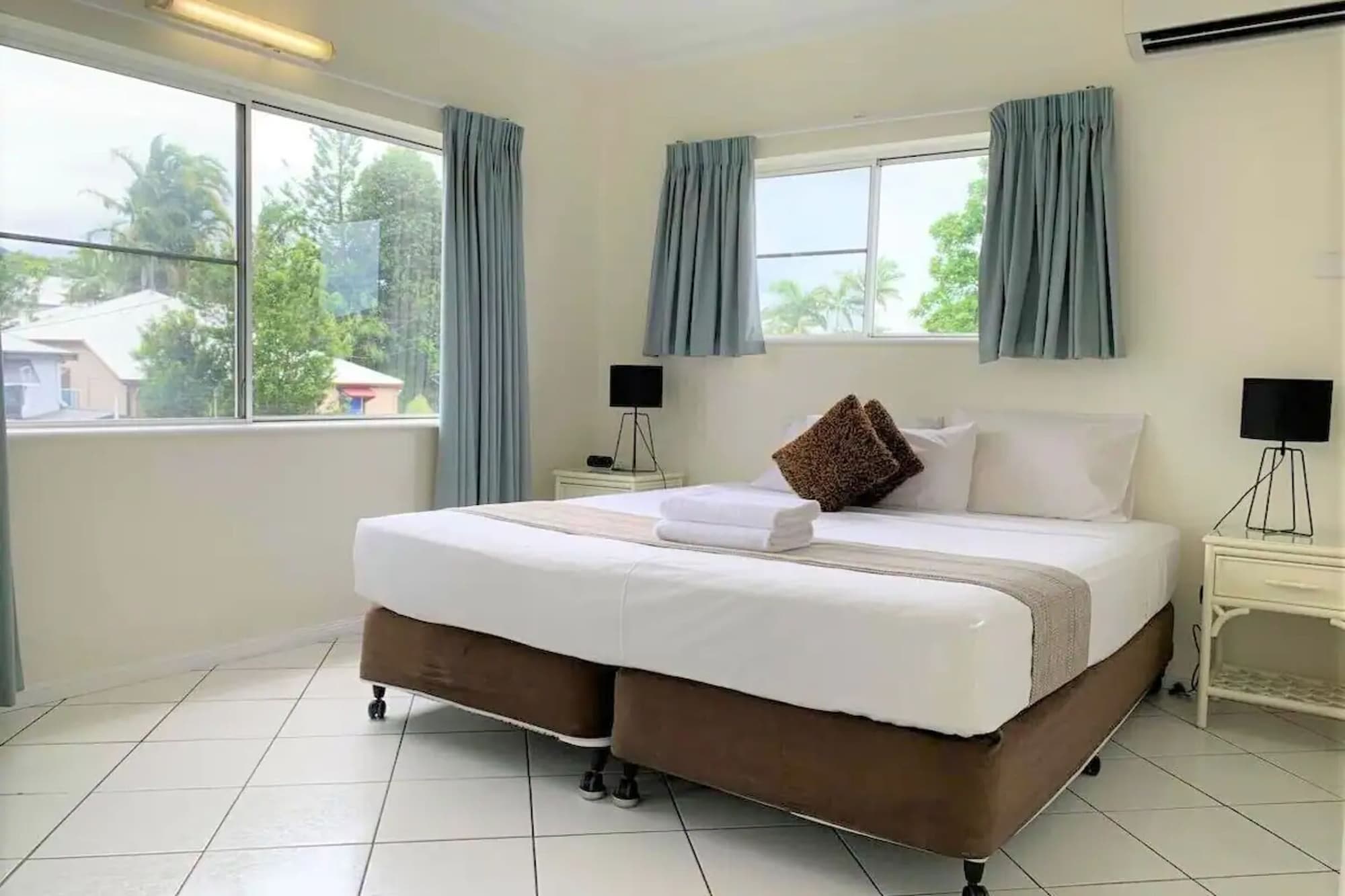 2 Bedrooms, Family, Apartment, 1 Single and 2 Double Beds, Kitchen