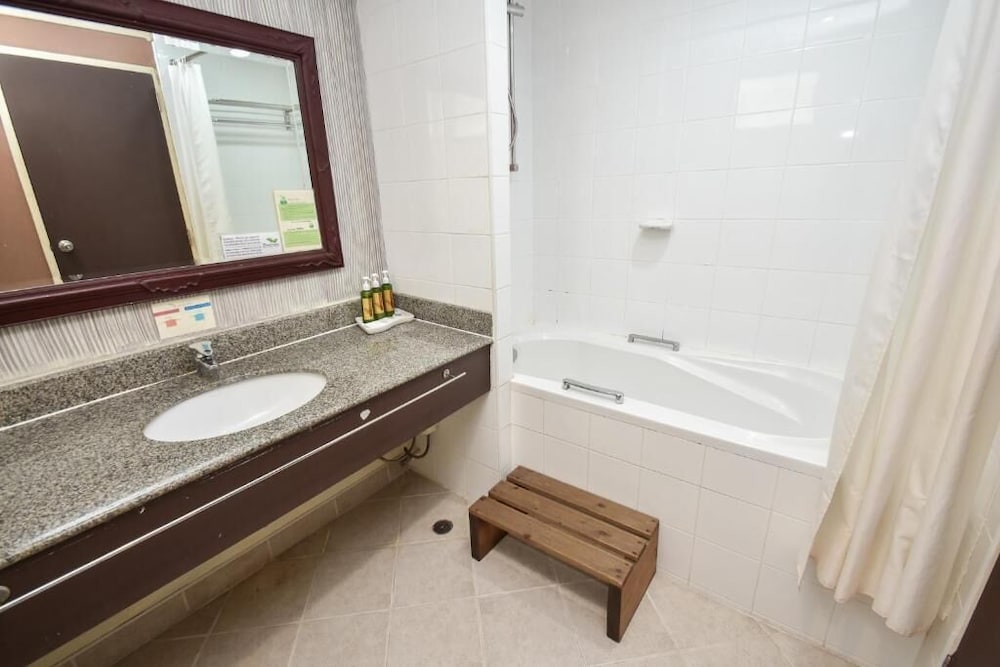 Piman Garden Hotel 46/49