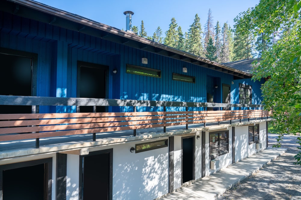 The Dorothy Motel 10/58