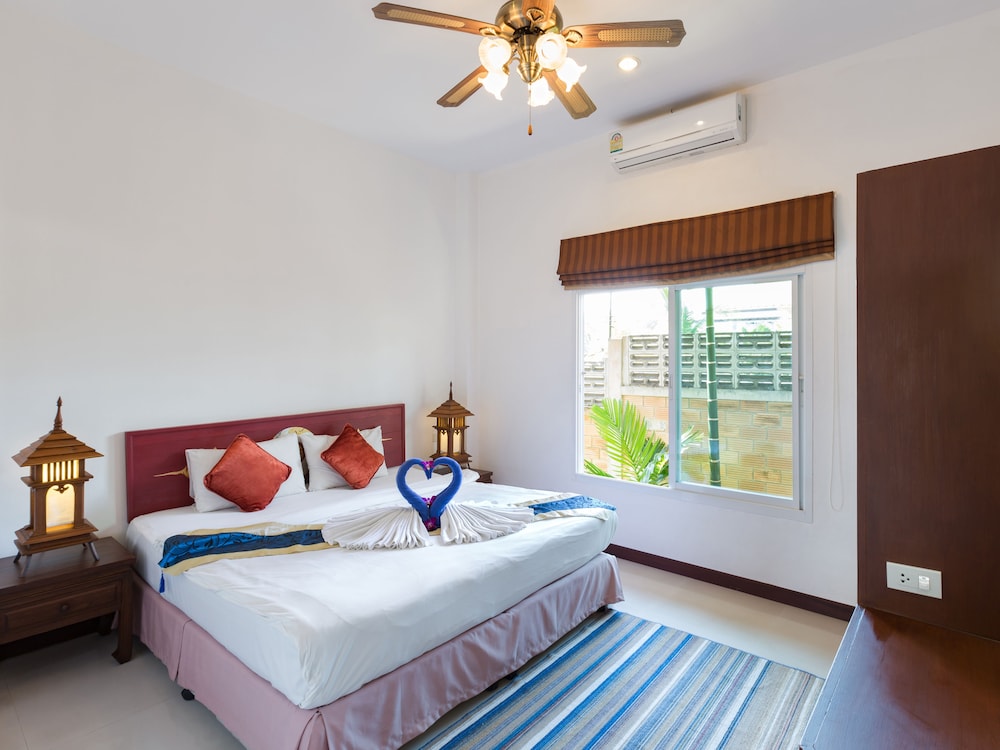 DELUXE, VILLA, POOL VIEW