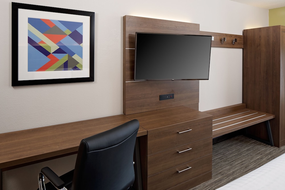 Holiday Inn Express Harrisburg East 60/71