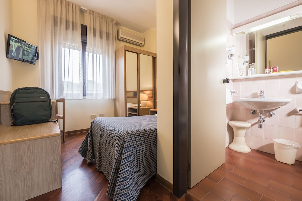 Vega Hotel Perugia 11/70