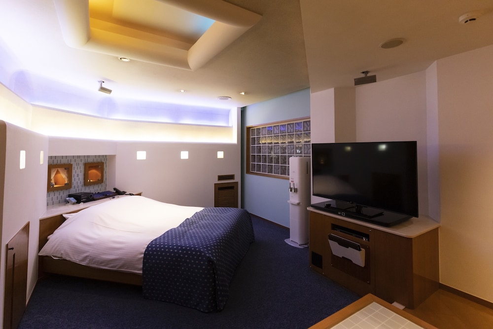 Water Hotel Cy - Adults Only 8/40
