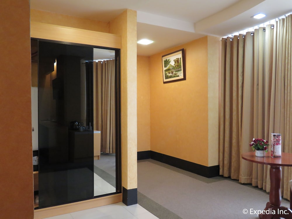 Big 8 Corporate Hotel 9/64
