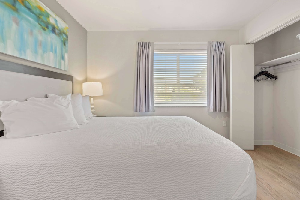WaterWalk Extended Stay by Wyndham Kansas City - Overland Pk 11/61