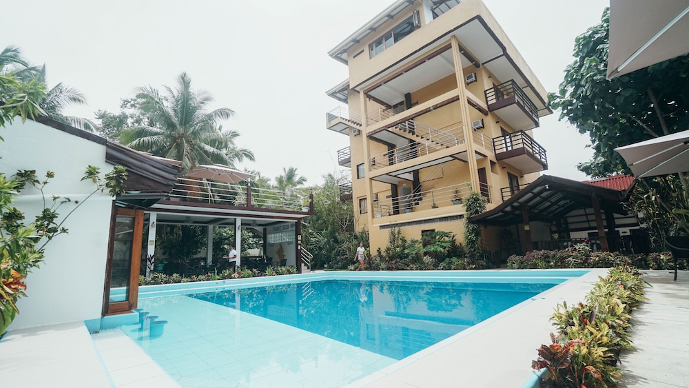 Point 303 Surf Resort 4/50