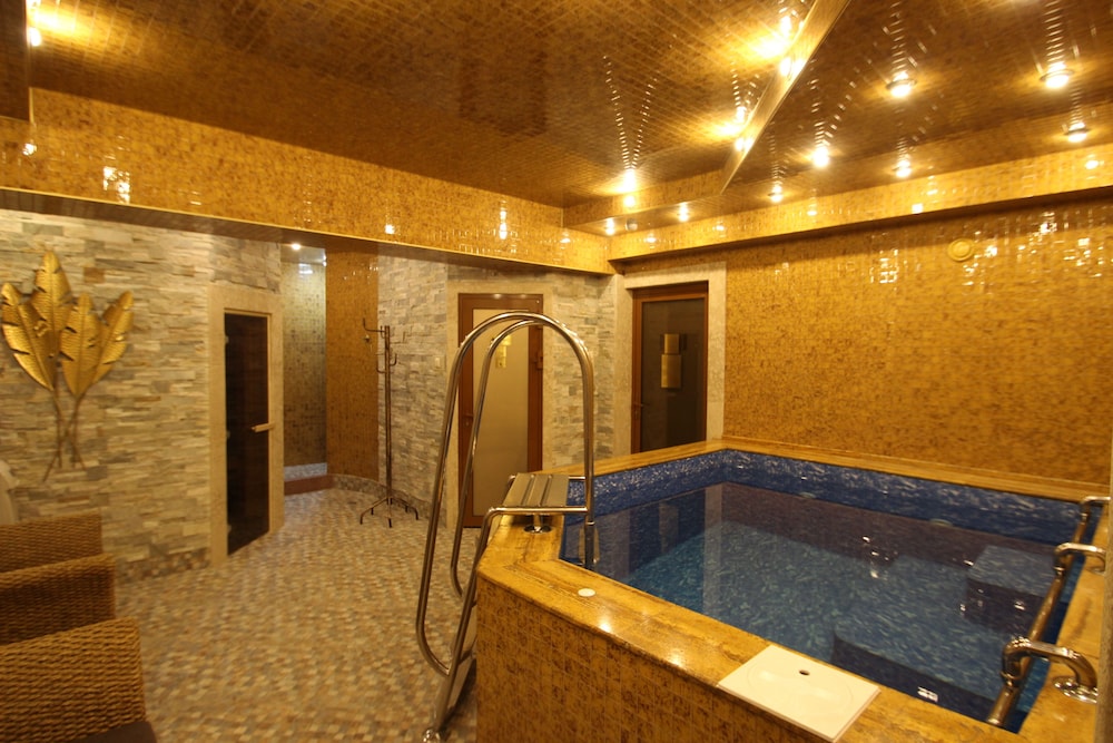 Uyut Hotel 38/69