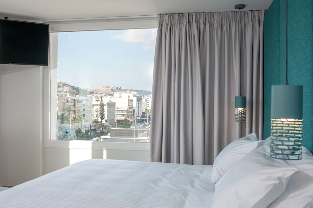 Deluxe, Twin Beds, Acropolis View, Sofa 2/6