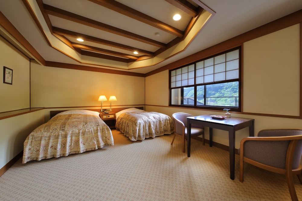 Room, Twin Beds, East Tower