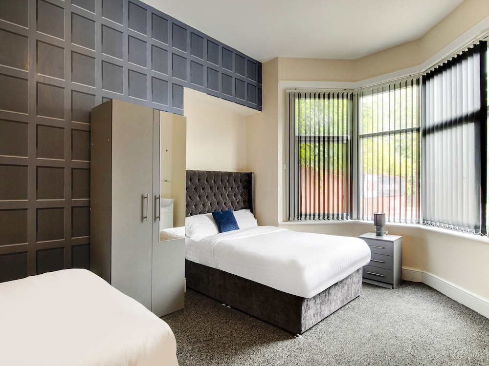 OYO The Longlands Hotel 18/39