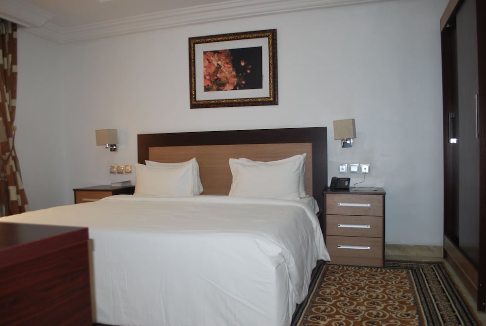 Immaculate Platinum Luxury Resorts 6/32