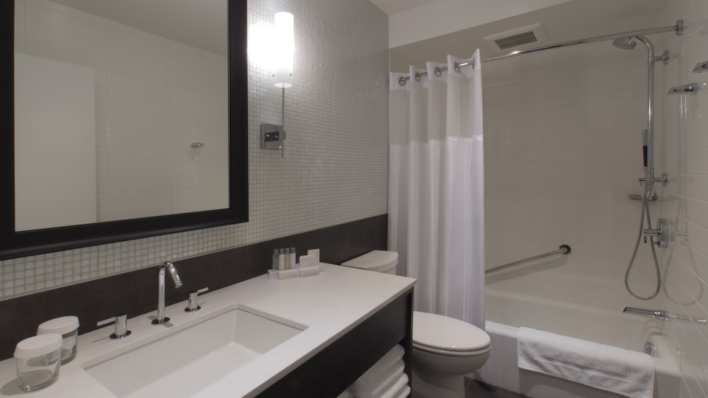 Hotel Manoir Victoria 7/56
