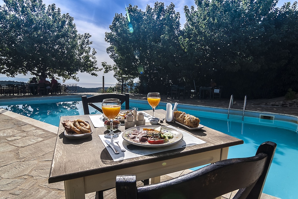 Pyrgos Petropoulaki 25/50