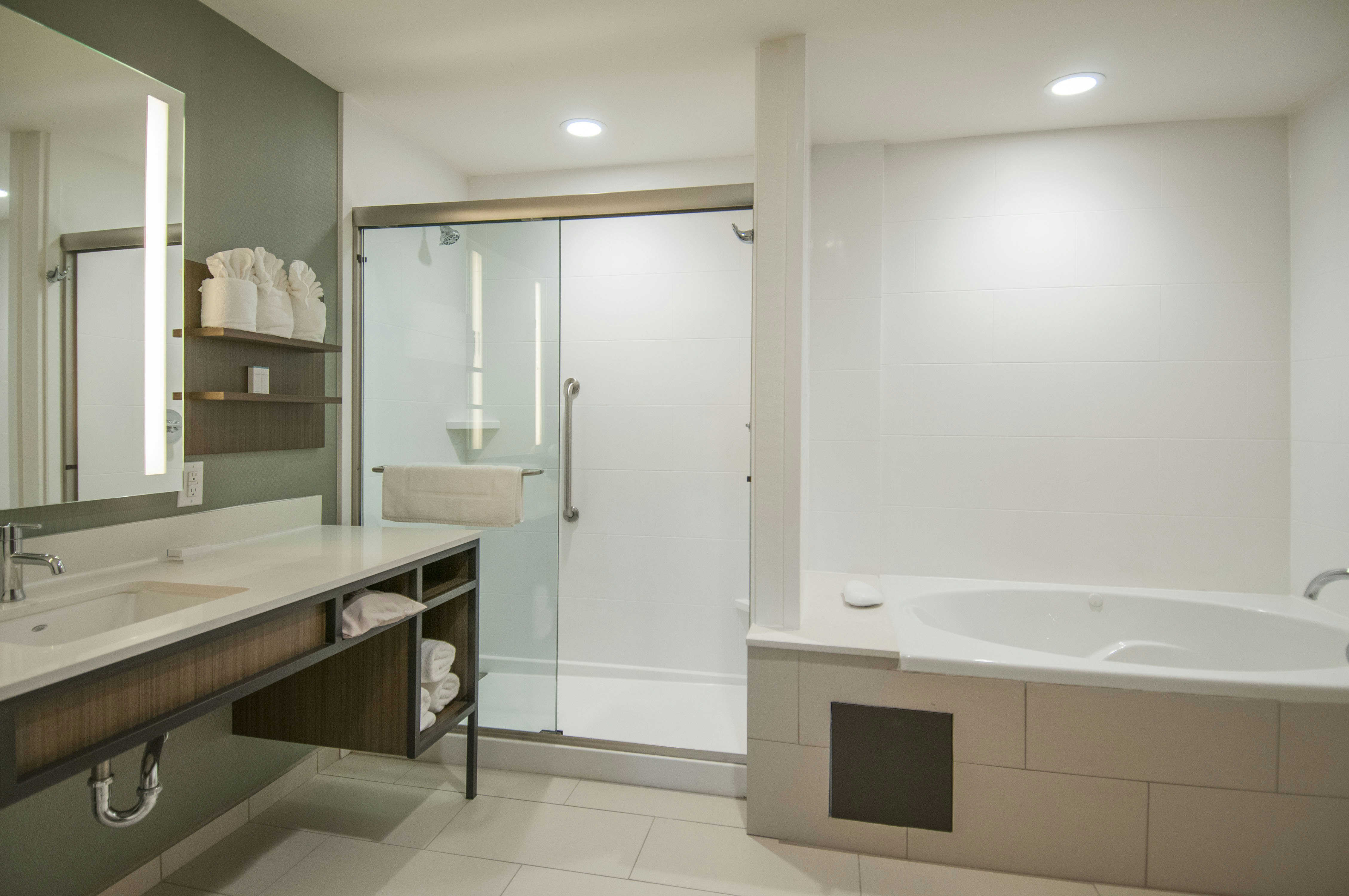 Hilton Garden Inn Jackson/Clinton 50/50