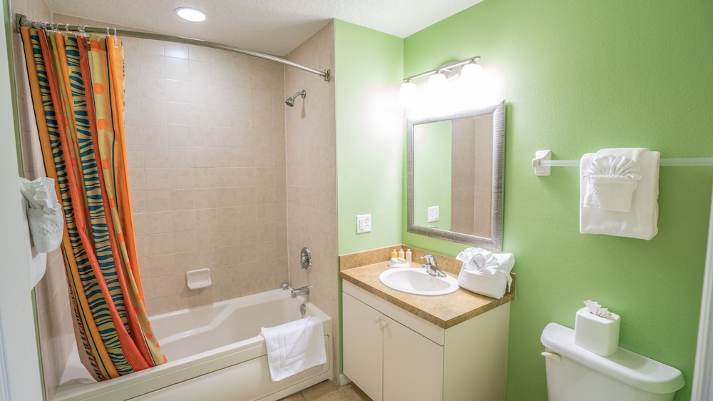 Barefoot Suites 65/69