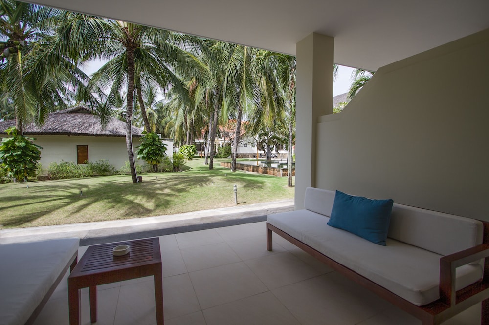 Blue Ocean Resort 69/72