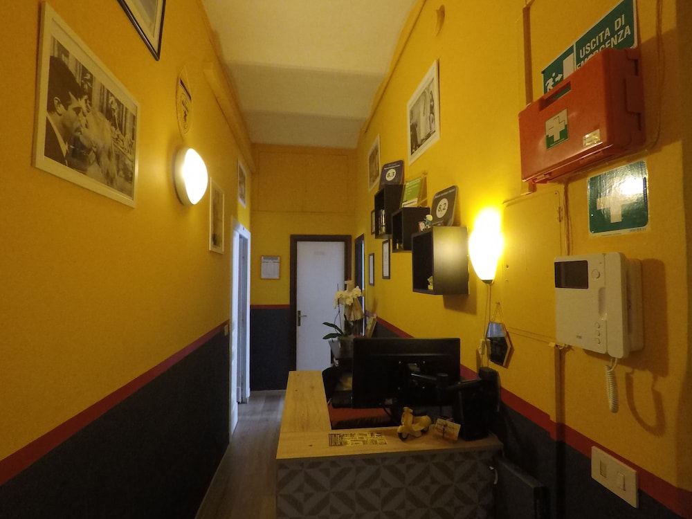 Roman Holidays Hostel 40/50