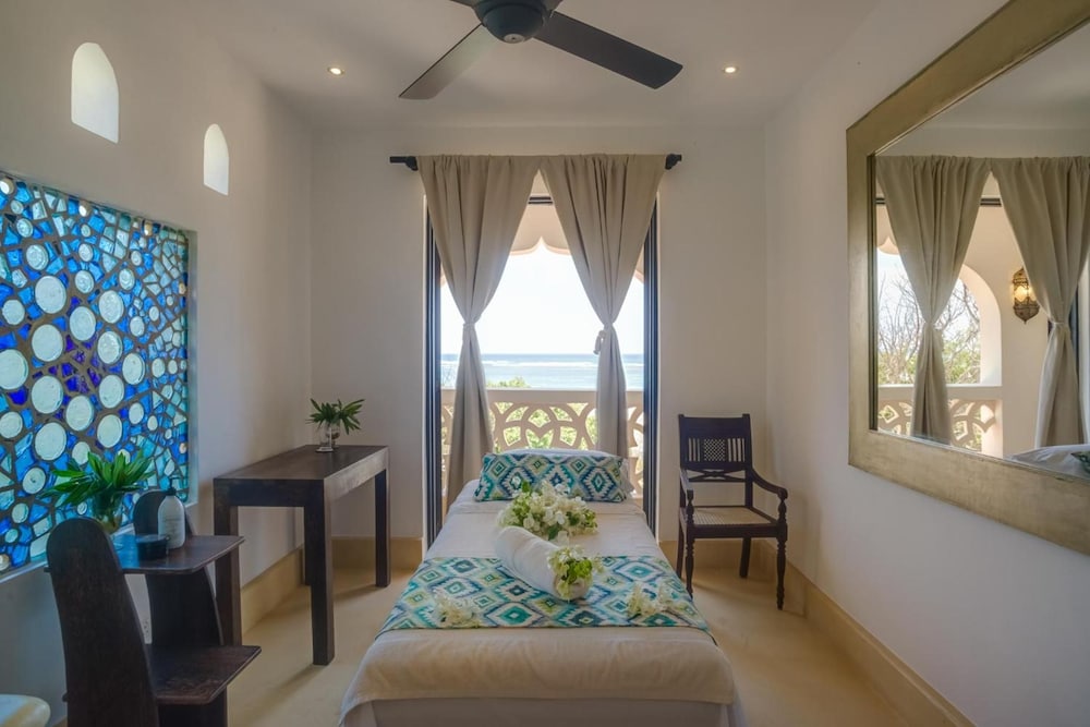 SWAHILI BEACH 43/62