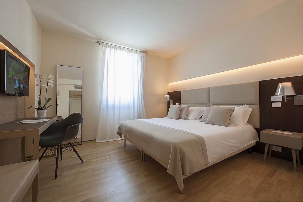 La Reggia Sporting Center Hotel 10/56