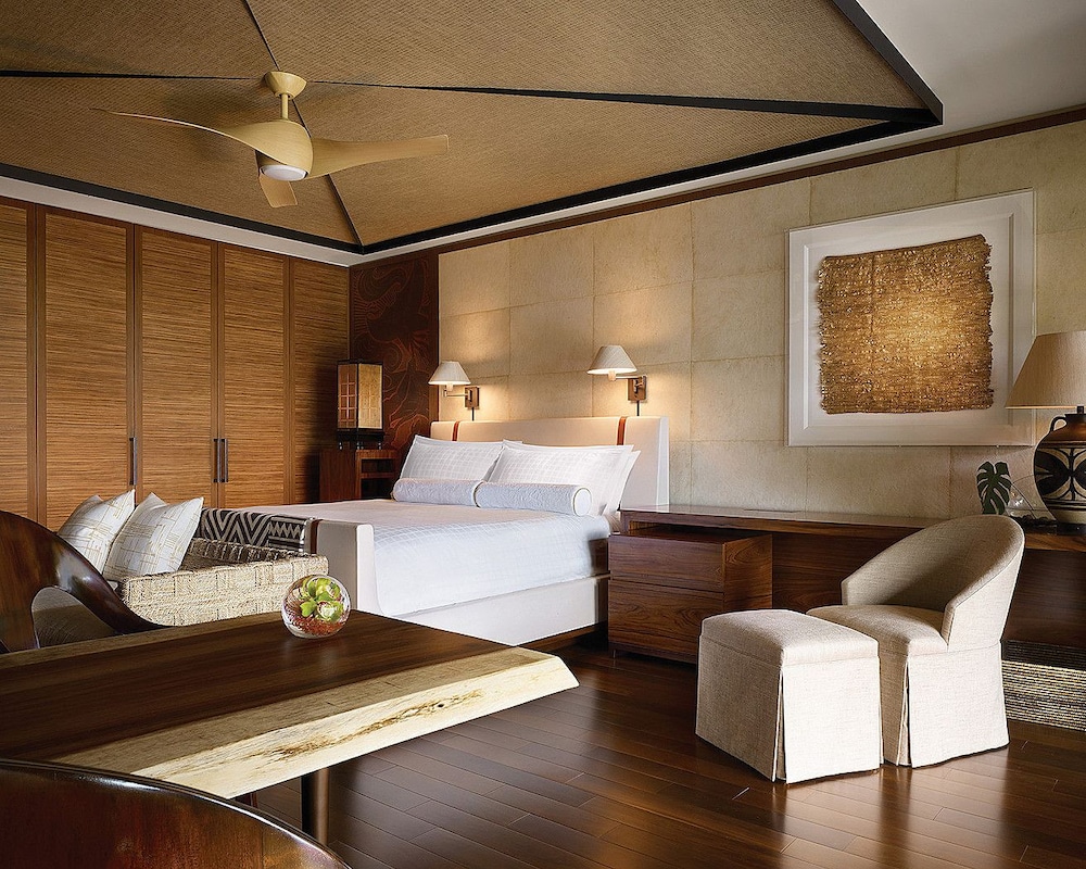 Four Seasons Resort Lanai 18/80