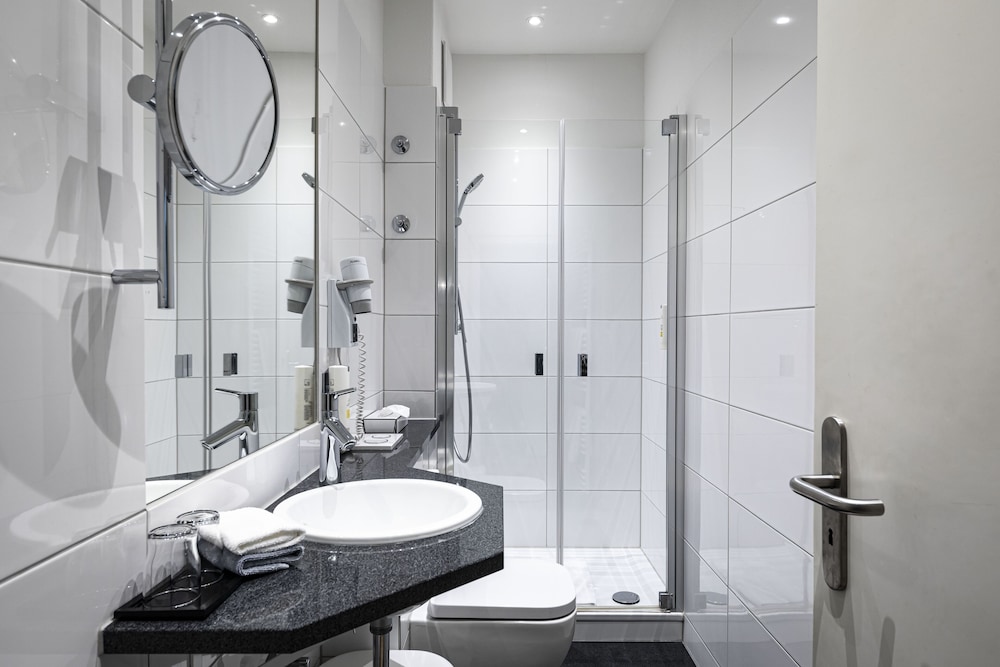 Dom Hotel Augsburg 46/48