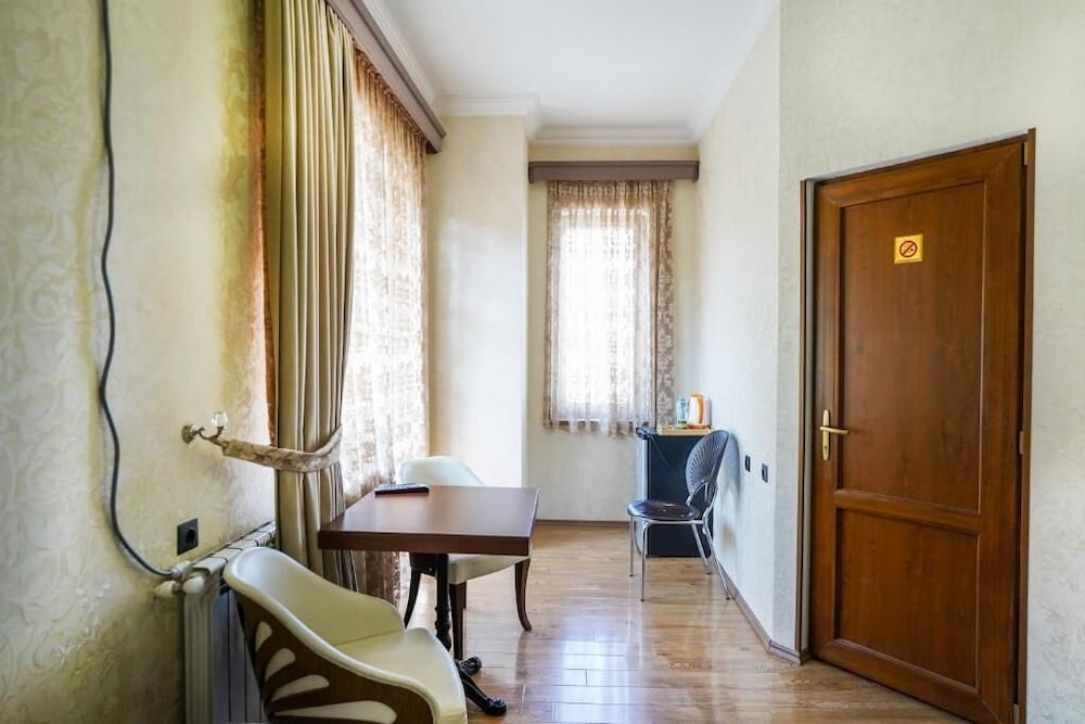 Natali Hotel 15/65