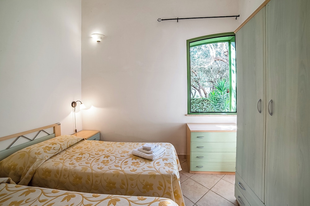 Family Village Otranto 12/50