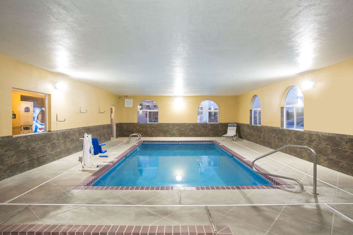 Days Inn by Wyndham Hurricane/Zion National Park Area 21/29