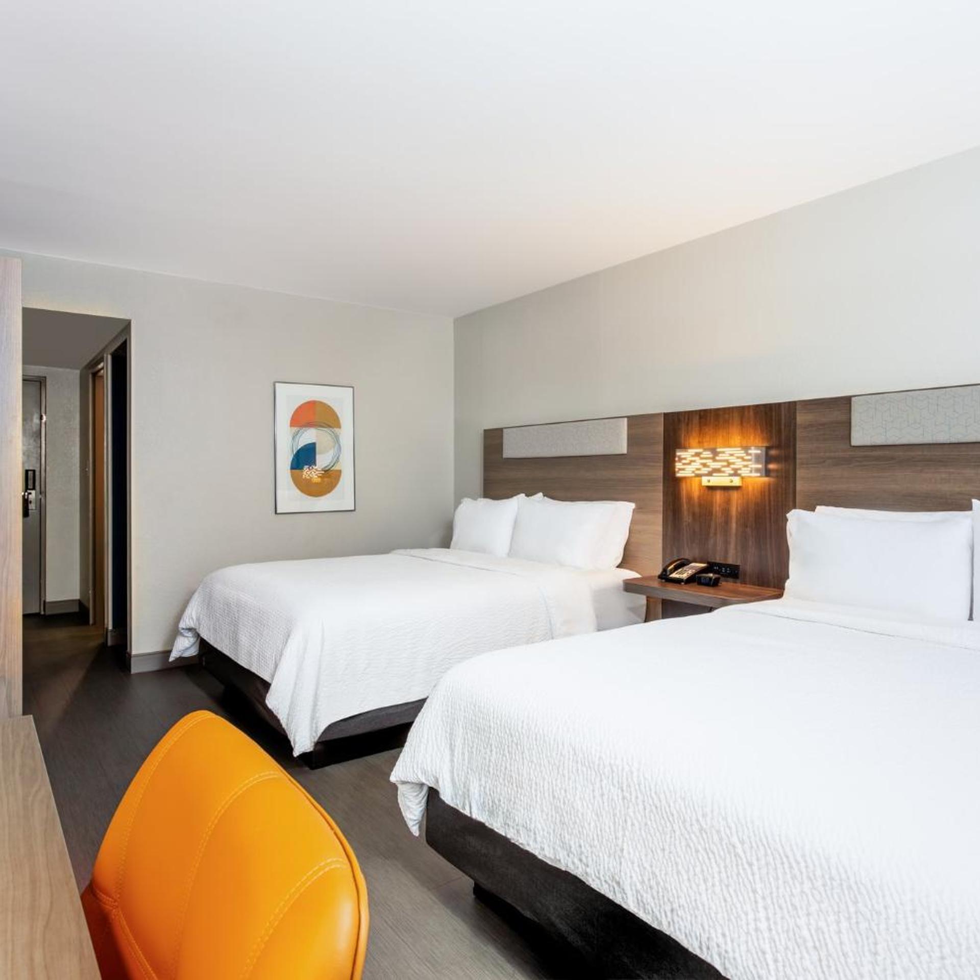 Standard, Queen Bed, Pool Access
