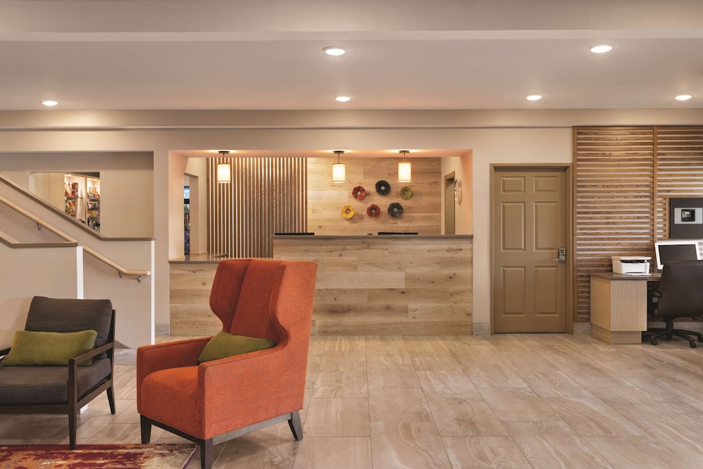 Country Inn & Suites by Radisson, Albert Lea - Austin 5/35