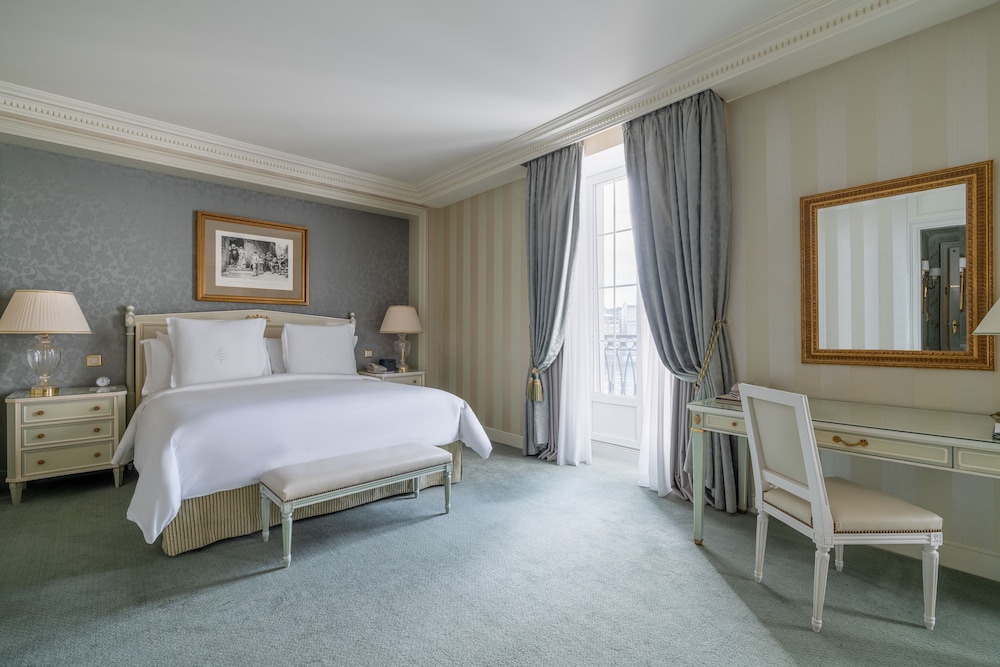 PREMIER, KING BED