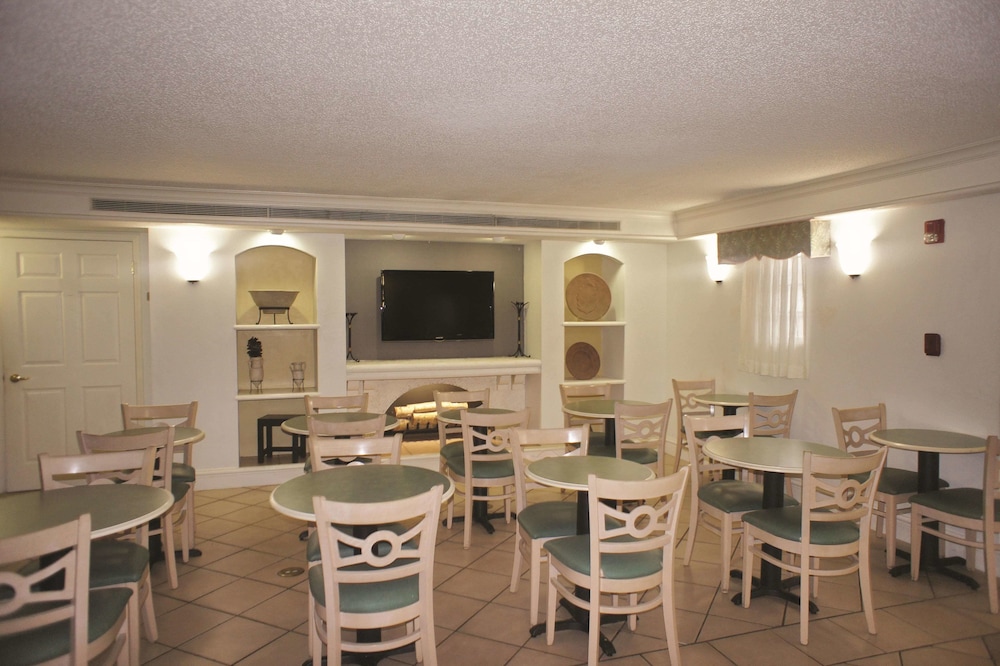 La Quinta Inn Pensacola 27/35