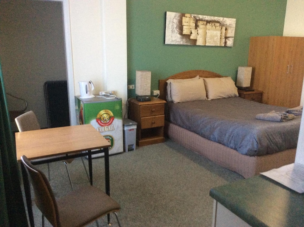 The New Whyalla Hotel 22/33