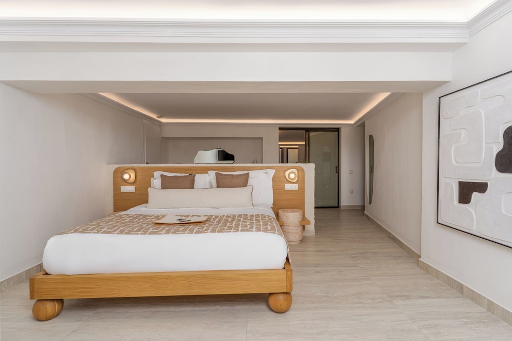 Kallos of Mykonos 13/50