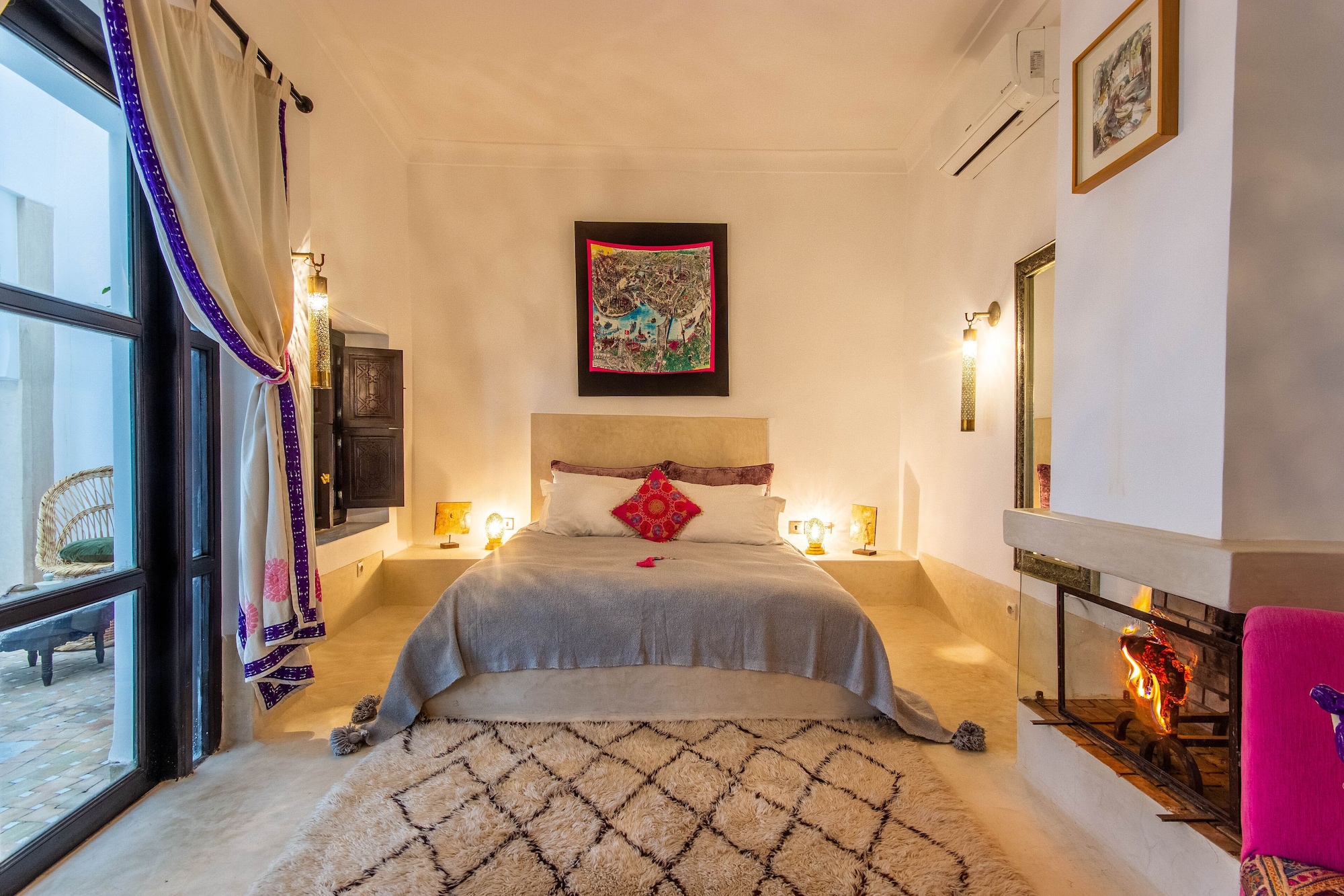 SUPERIOR, QUEEN BED, ACCESSIBLE