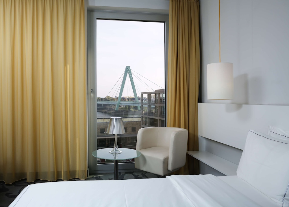 art otel Cologne powered by Radisson Hotels 16/50