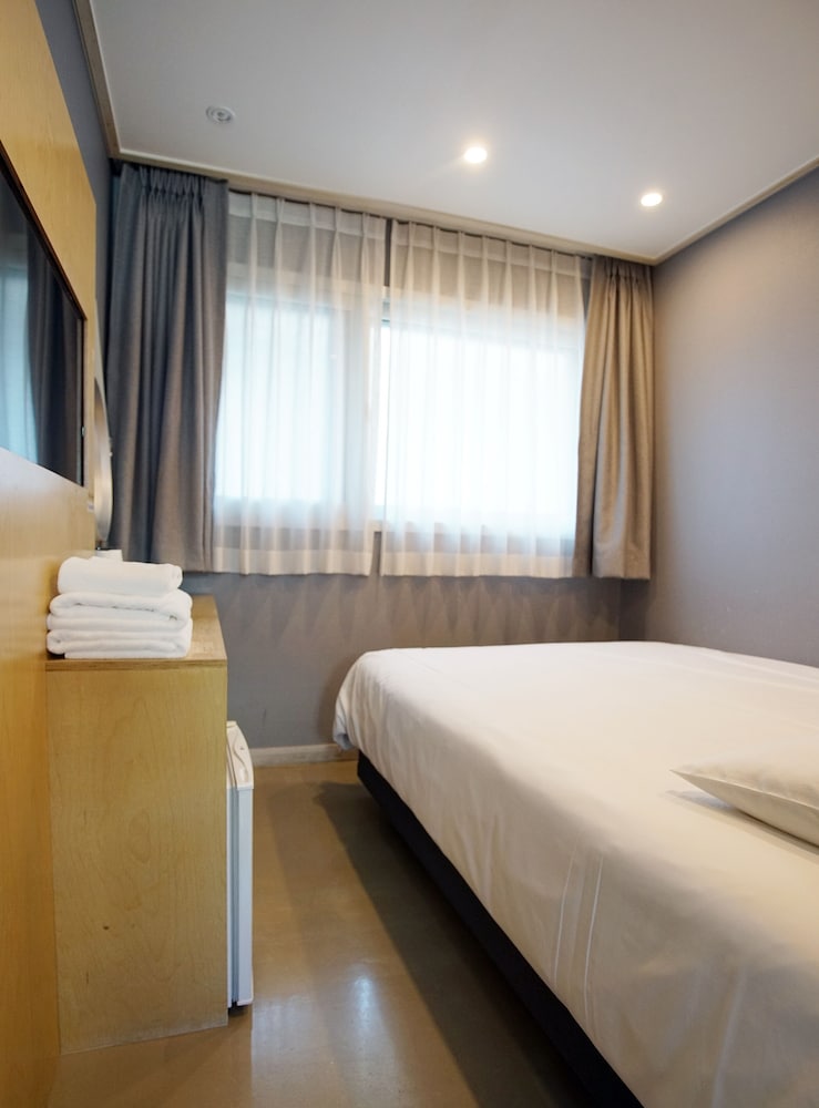STANDARD, DOUBLE BED