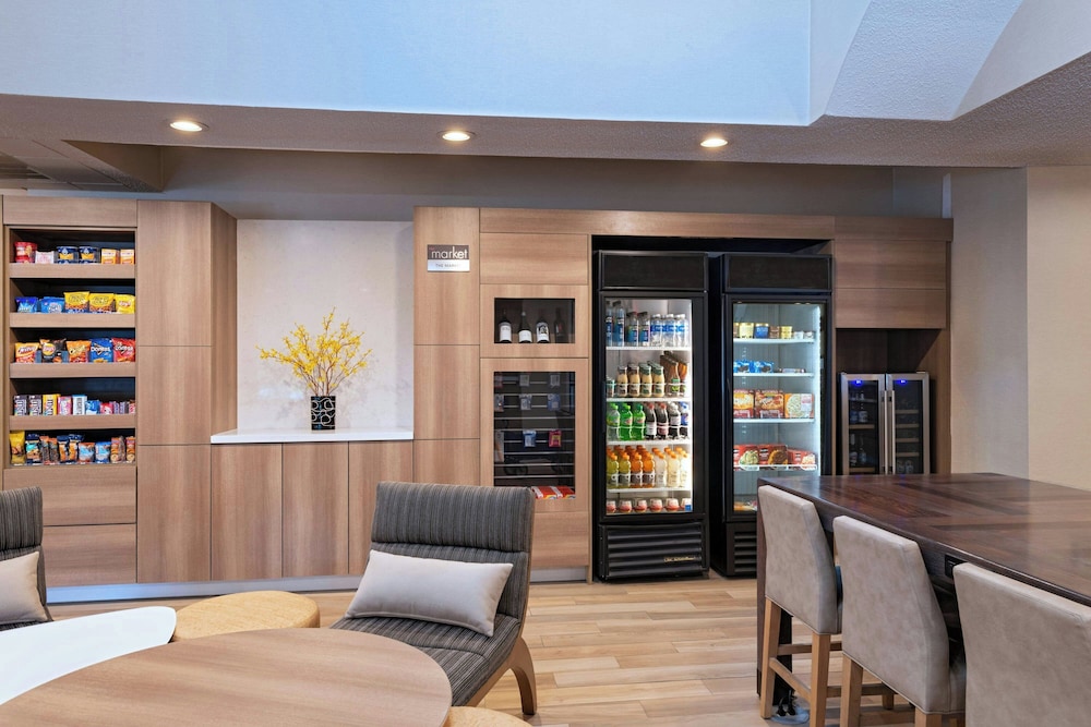 Residence Inn Houston The Woodlands / Lake Front Circle 37/50