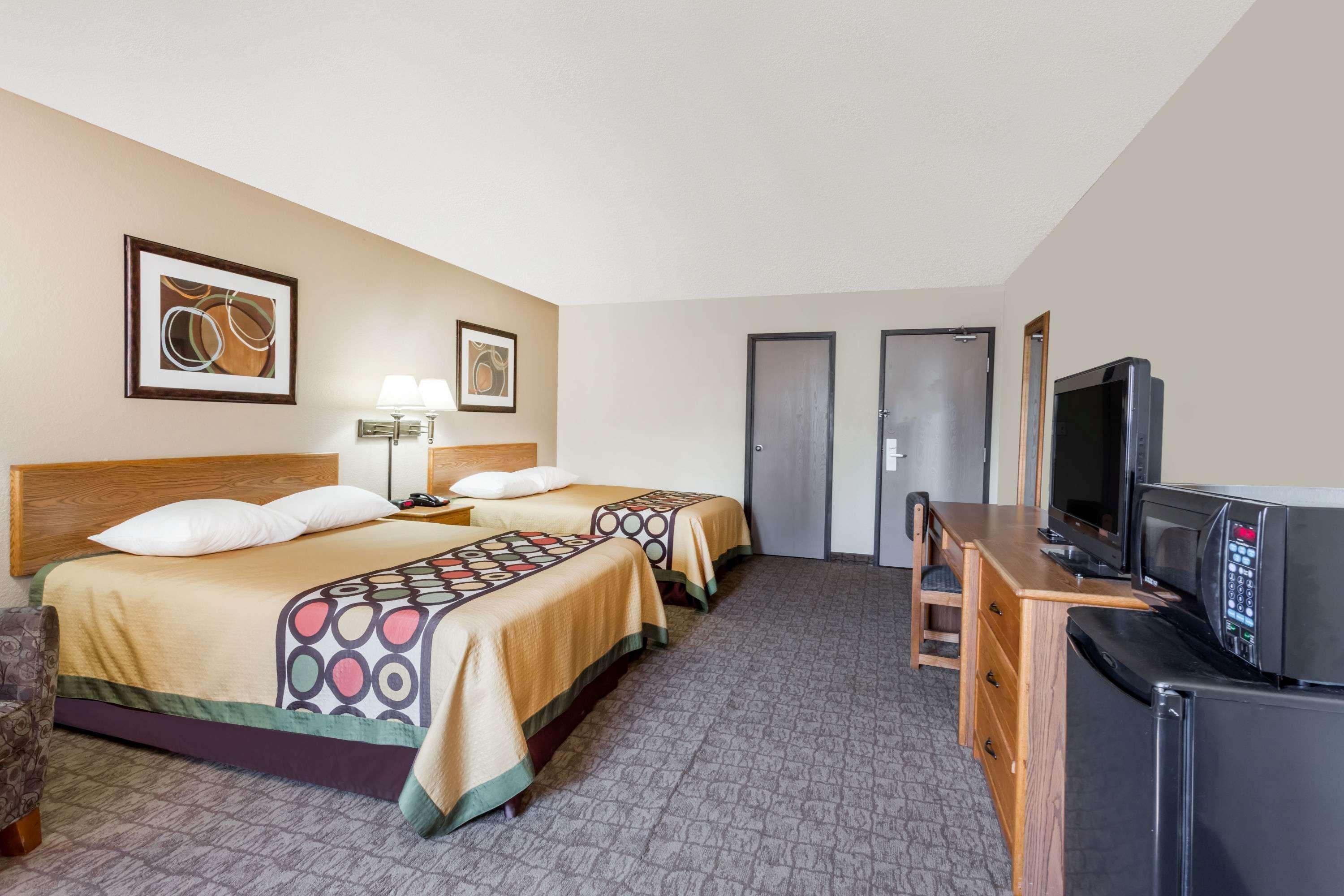 Super 8 By Wyndham Lewisburg 3/16