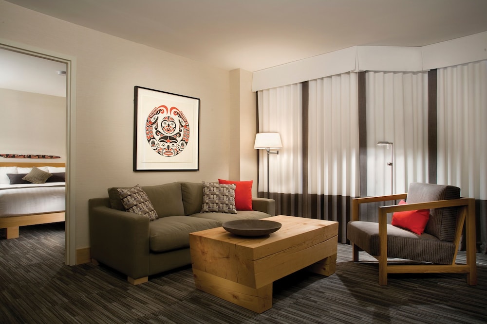 The Listel Hotel 38/54