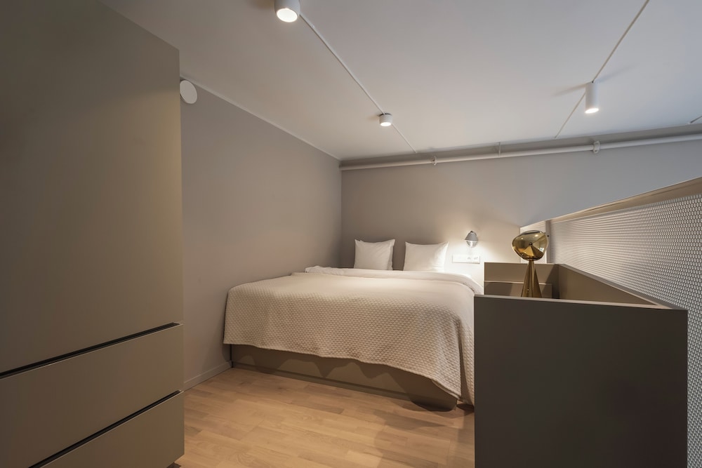 Loft, Executive, Apartment, Queen Bed, Sofa