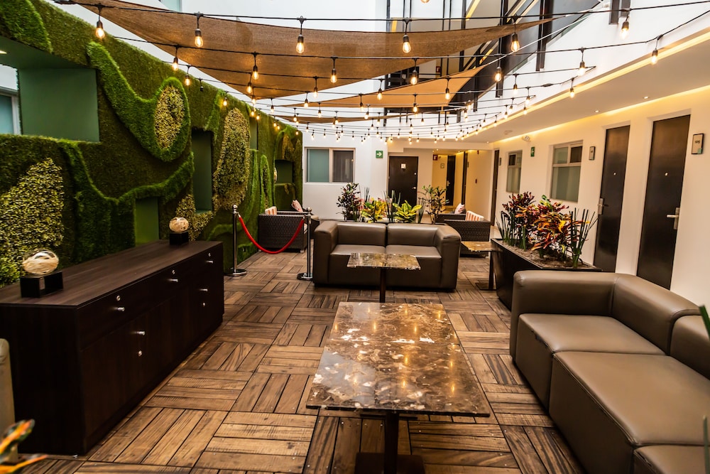 Hotel Senorial 45/56