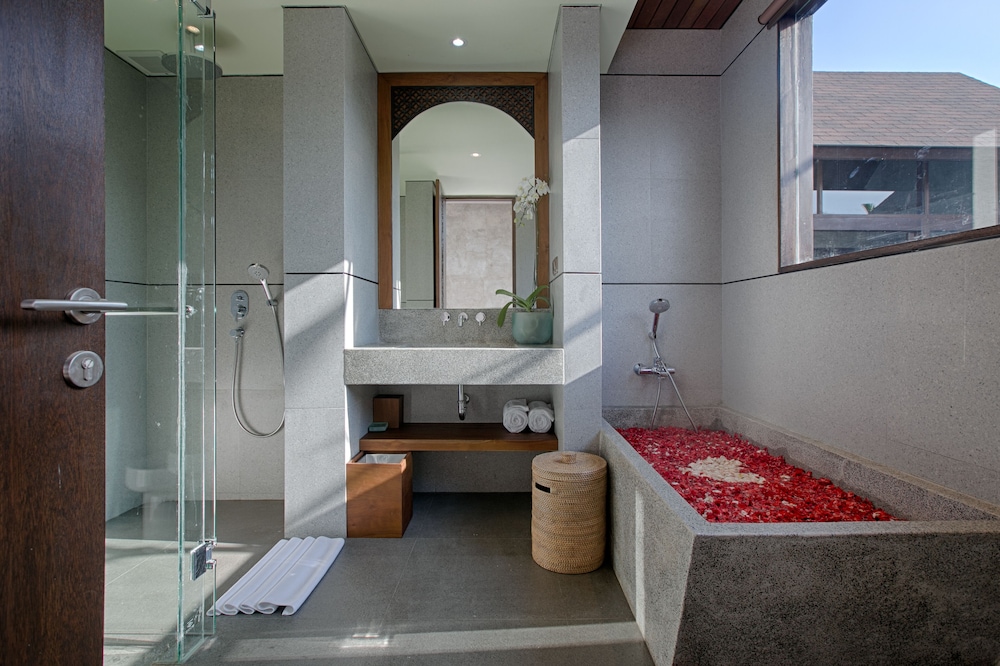 TAMAN DHARMAWANGSA SUITES 49/50