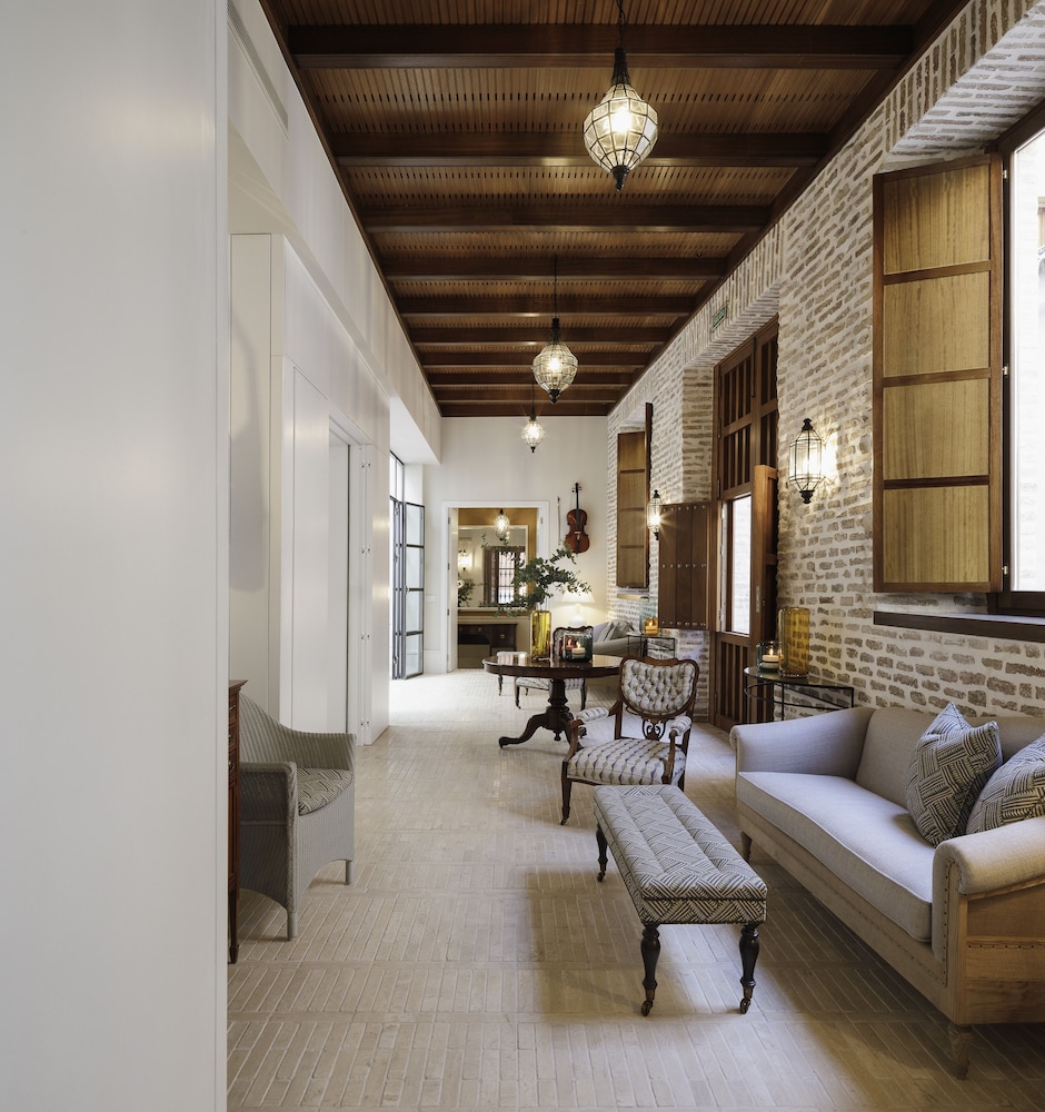 Amadeus Hotel Sevilla 62/87