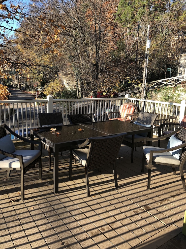 All Seasons Inn Eureka Springs 37/50